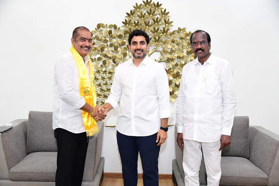 Eluru Mayor Joins TDP:  వైసీపీకి భారీ షాక్, టీడీపీలో చేరిన ఏలూరు మేయర్ నూర్జహాన్ దంపతులు