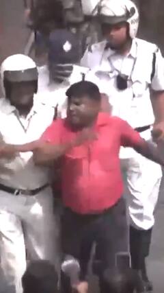 Kolkata Nabanna Protest: कोलकाता में प्रदर्शनकारियों को पुलिस ने हिरासत में लिया | ABP Shorts