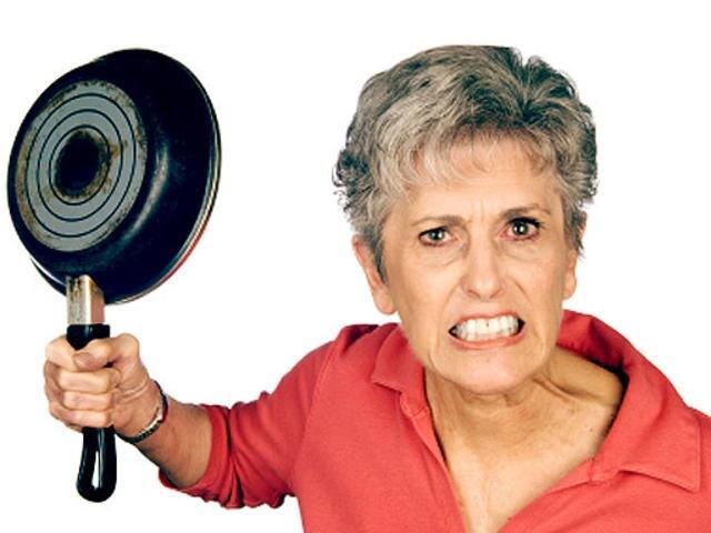 या जन्मतारखेच्या लोकांना अगदी क्षुल्लक गोष्टीचाही पटकन राग येतो. एवढीशी गोष्ट झाली तरी ते लगेच हायपर होतात. एखाद्या माणसाचं बोलणं, वागणं पटलं नाही तर ते त्याच्यावर दात खावून येतात.