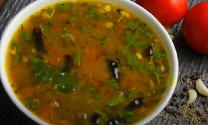 ரசத்தில் புளிப்பு அதிகமாகிவிட்டால், பருப்பு வேகவைத்த தண்ணீரை சேர்த்தால் புளிப்பு சரியாகி விடும்