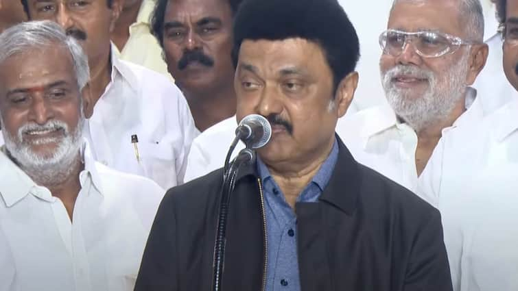 Chief Minister Stalin's interview at the chennai airport I am leaving America to attract investments CM Stalin - USA : ”போட்டி போட்டுக்கொண்டு முதலீடுகள் வருகின்றன”: ஏர்போர்ட்டில் முதலமைச்சர் ஸ்டாலின்