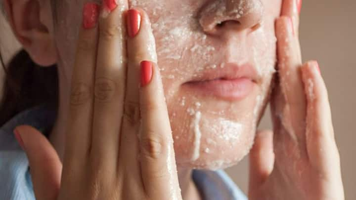 2. During the rainy season, skin is more prone to congestion, so exfoliation is essential to remove dead skin cells and clear pores. You can include a gentle scrub once or twice a week in your skincare routine to reveal a brighter complexion and stimulate cell regeneration. You should avoid harsh scrubs that can damage your skin and can use chemical exfoliants, such as AHAs or BHAs, for gentle yet effective exfoliation. (Image source: Pinterest/wikihow)