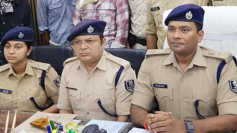 Bihar News Saran SP Chhapra Police Recovered Kidnapped Girl from Singrauli Madhya Pradesh ANN Bihar News: शादी का झांसा देकर नाबालिग लड़की को छपरा से ले गया MP, पुलिस ने सिंगरौली से पकड़ा तो उड़ गए होश