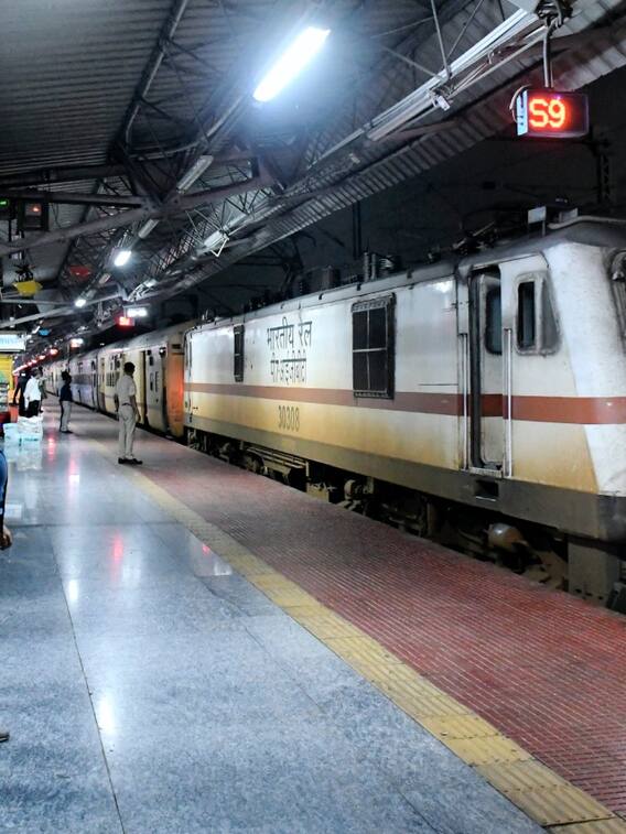 भारत के इस रेलवे स्टेशन पर जाने के लिए लगता है वीजा