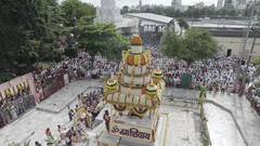 Siddheshwar Temple Solapur : ग्रामदैवत श्री.सिद्धरामेश्वर यांच्या योग समाधीला फुलांची आकर्षक सजावट, भक्तांची अलोट गर्दी