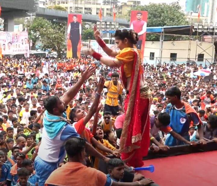 मागाठाण्यातील कार्यक्रमानंतर नवी मुंबईला जाणार असल्याचं देखील गौतमीने सांगितले.