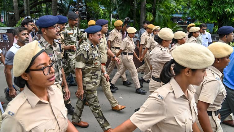 Kolkata Doctor Rape Murder Case Nabanna Turns Into Fortress Paschimbanga Chhatra Samaj Calls For Protest Against RG Kar Doctor Death Kolkata Murder Case: Security Heightened In Nabanna As Students' Body Calls For Protest Against Doctor's Death