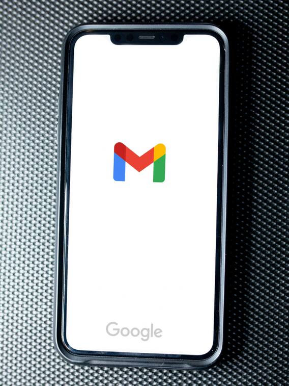 बॉस को भेज दिया गलत Email? ये है अनसेंड करना का आसान तरीका