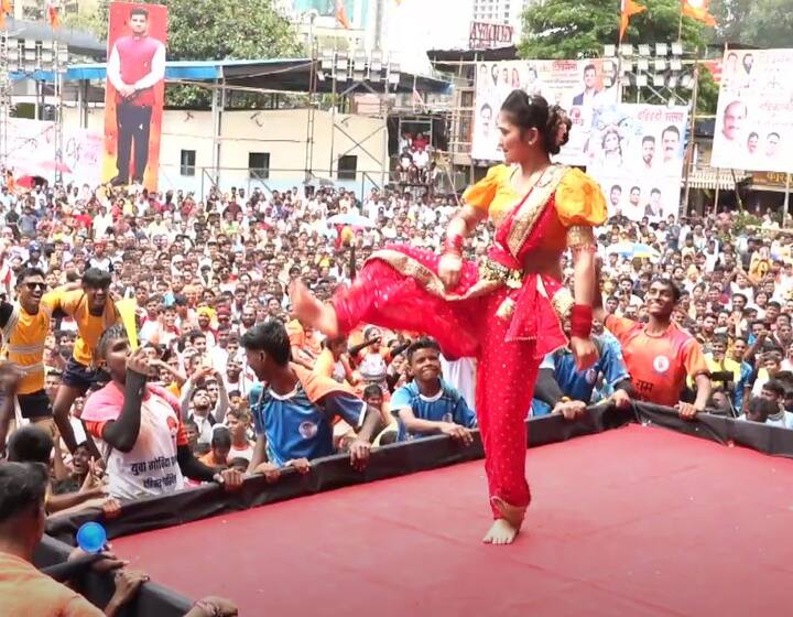 गौतमीने नृत्य करताना भर मंचावर शड्डू ठोकला, दंड बैठक मारल्या.