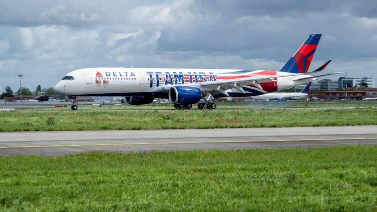 US Two Workers Killed After Tire Explodes At Delta Air Lines Maintenance Facility In Atlanta US: Two Workers Killed, Another Injured After Tire Explodes At Delta Air Lines' Maintenance Facility In Atlanta