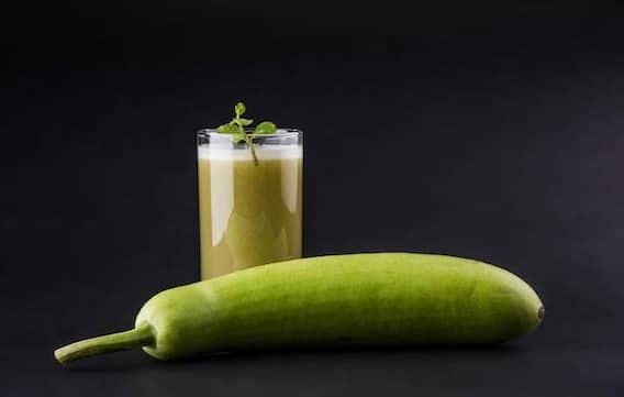 health tips bottle gourd juice benefits lauki juice ke fayde in hindi | Lauki  Juice Benefits: कोलेस्ट्रॉल ही नहीं इन बीमारियों को भी दूर करता है लौकी का  जूस, ये हैं फायदे