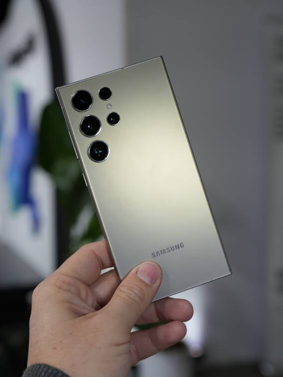 iPhone 16 लॉन्च से पहले सैमसंग ने गिरा दी इस धांसू फोन की कीमत