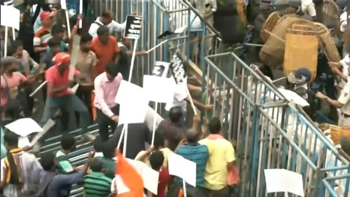 ছাত্রসমাজের নামে ডাকা হয়েছিল অভিযান। অথচ পথে নামলেন আবালবৃদ্ধবনিতা । সাধারণ মানুষ গলা উঁচিয়ে বলল, আমরা জাস্টিস চাই।