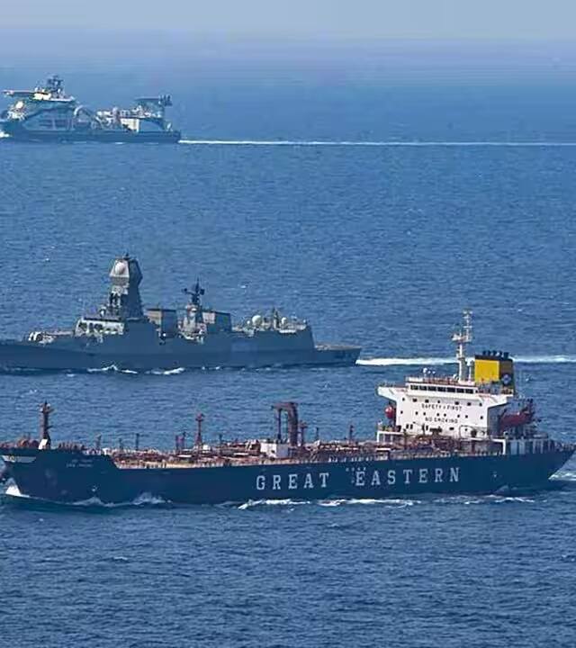 તે સમુદ્રમાં પડતાની સાથે જ સોનોબૉયનો એક ભાગ પાણી પર તરતો રહે છે અને બીજો પાણીની નીચે થોડા મીટરની ઉંડાઈએ વાયર દ્વારા જોડાયેલું રહે છે.