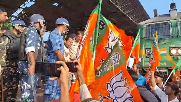 বিজেপি কর্মীদের সঙ্গে তৃণমূল কর্মীদের হাতাহাতি। পরিস্থিতি সামাল দেওয়ার চেষ্টা পুলিশের।