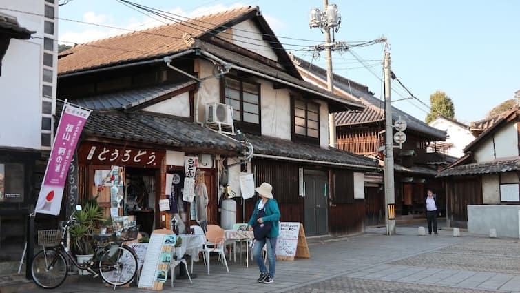 Japan is giving Financial Aids to single women to relocate from tokyo Japan Is Offering Financial Aids To Single Women To Relocate From Tokyo. Here's Why