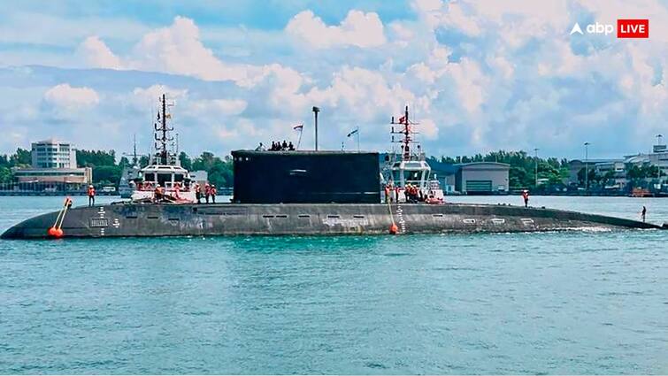 INS Arighat Upgraded Commission india next generation Nuclear Powered submarine ready to join indian navy 3500 KM रेंज, बैलिस्टिक मिसाइल से लैस... पाकिस्तान-चीन की हर चाल को नाकाम करेगी 'अरिघात'