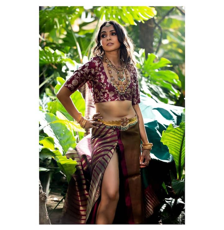 కోలీవుడ్ బ్యూటీ ఆండ్రియా జెరేమియా మల్టీ ట్యాలెంటెడ్. టాలీవుడ్ లోనూ అదృష్టం పరీక్షించుకుంది. సోషల్ మీడియాలో యాక్టివ్ గా ఉండే ఈ బ్యూటీ లేటెస్ట్ క్లిక్స్ వైరల్ అవుతున్నాయ్...