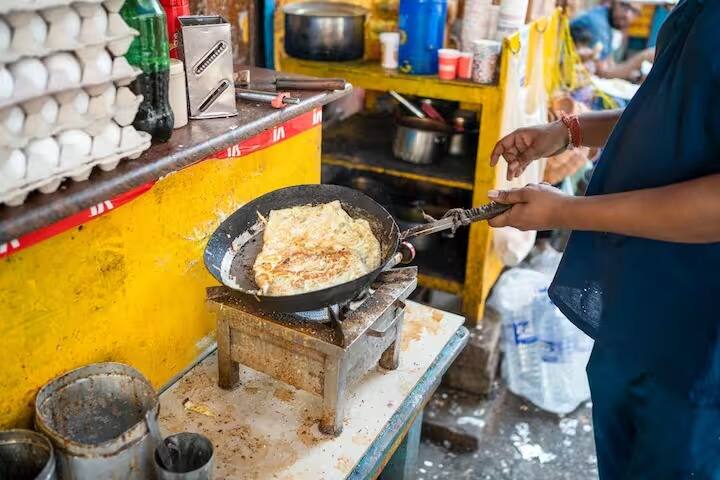 செய்முறை : முதலில் மீன் துண்டுகளை சுத்தம் செய்து எடுத்துக் கொள்ளவும். அதன் பிறகு மீனில் மசாலா தடவி ஊறவைக்கவும்.