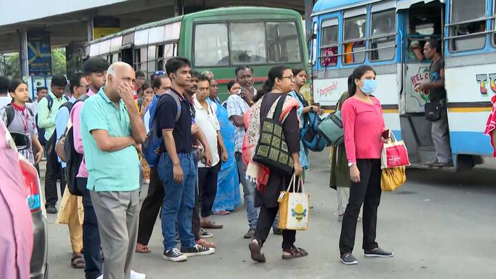 পশ্চিম মেদিনীপুরের বেলদায় বিজেপির বনধ ঘিরে তুমুল উত্তেজনা। পথ অবরোধ করলে পুলিশের সঙ্গে ধস্তাধস্তি। বাসের চাকার নীচে শুয়ে বিক্ষোভ। চ্যাংদোলা করে সরাল পুলিশ। আটক দুই বিজেপি নেতা।