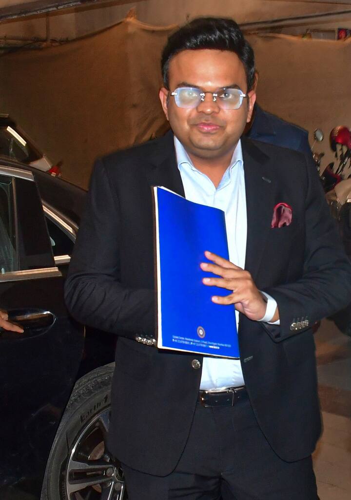 भारतीय क्रिकेट कंट्रोल बोर्ड (BCCI) के सचिव जय शाह (Jay Shah) अब अंतर्राष्ट्रीय क्रिकेट काउंसिल (ICC) के चेयरमैन बन चुके हैं. आईसीसी ने बीते मंगलवार (27 अगस्त) जय शाह के चेयरमैन बनने का एलान किया था.