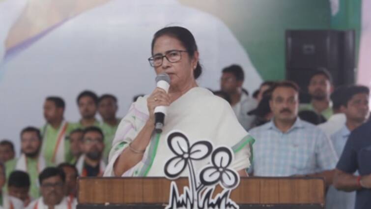 Kolkata Rape Murder Case Mamata Banerjee said only punishment for rapists is death attacks BJP CBI 'बलात्कारियों को फांसी की सजा दिलाने के लिए...', कोलकाता रेप केस पर ममता बनर्जी का बड़ा ऐलान