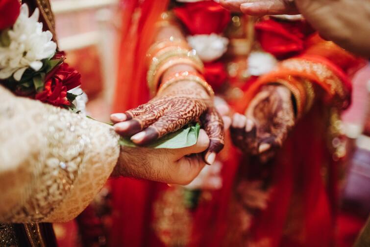 HDFC Life Click 2 Protect Super Financial Planning for Newlyweds Laying the Foundation for a Secure Future নবদম্পতির জন্য আর্থিক পরিকল্পনা : এক নিরাপদ ভবিষ্যতের ভিত্তিস্থাপন