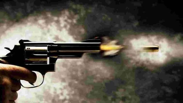 Gun firing at a hotel at gajularamaram in hyderabad Hyderabad Crime: పెట్రోల్ దొంగతనం చేస్తుండగా అడ్డుకున్న బైక్ యజమాని, తుపాకీతో నిందితుల కాల్పులు