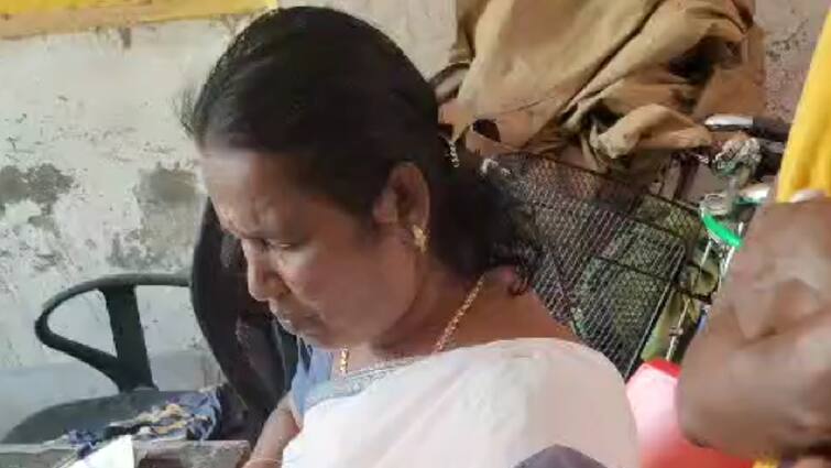 Vaccination shortage in primary health care facility in Coimbatore ஆரம்ப சுகாதார நிலையத்தில் தடுப்பூசி தட்டுப்பாடு - பெற்றோர்களை அலைகழிக்கும் செவிலியர்கள்