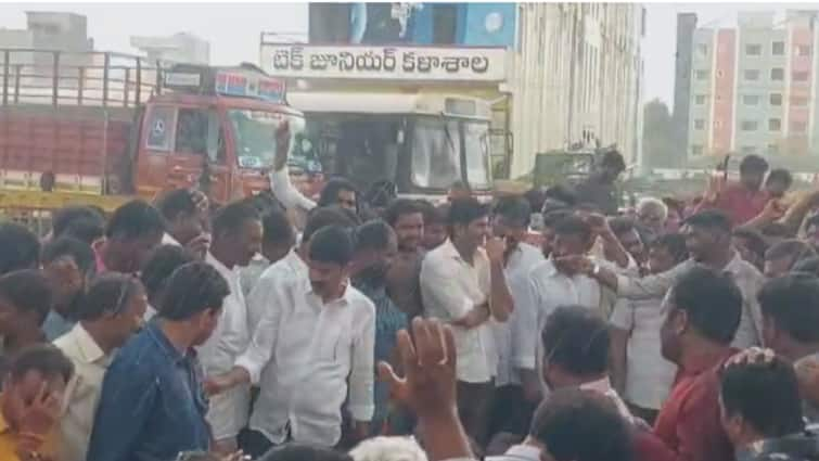 Andhra Pradesh Ruling  TDP MLA Protests Against Sand Smuggling, Says Police Ignored Complaint Andhra Pradesh: MLA From Ruling TDP Protests Against Sand Smuggling, Says Police Ignored Complaint