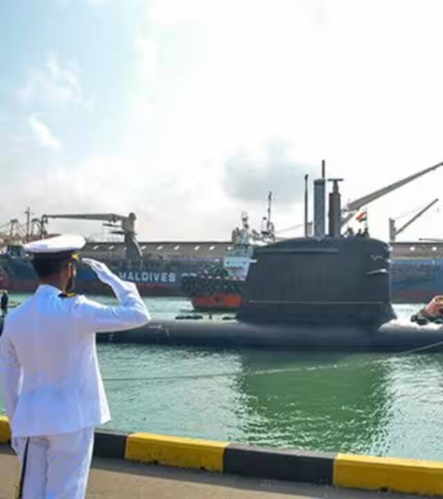 ભારત અને અમેરિકા વચ્ચે લગભગ 442 કરોડ રૂપિયાની ડીલ થઈ છે. આ ડીલ હેઠળ અમેરિકા ભારતને NSSG, 53G હાઈ એલ્ટિટ્યૂડ એન્ટી સબમરીન વોરફેર સોનોબૉય પણ આપશે.