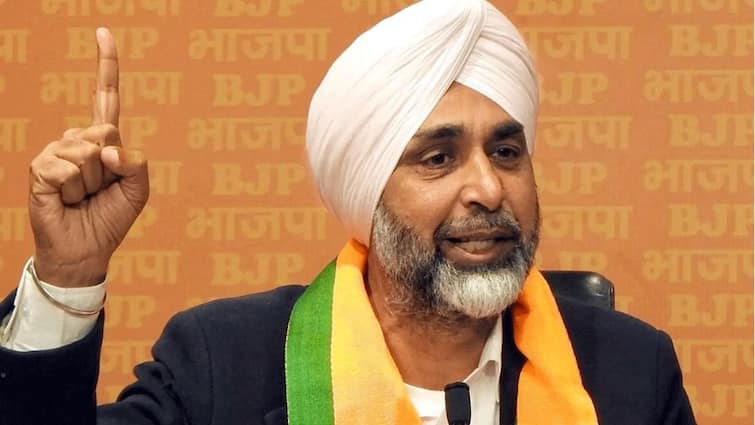 Before Dimpy Dhillon joined AAP Manpreet Badal made a big announcement about BJP Manpreet Badal: ਡਿੰਪੀ ਢਿੱਲੋਂ ਦੇ 'ਆਪ' 'ਚ ਸ਼ਾਮਲ ਹੋਣ ਤੋਂ ਪਹਿਲਾਂ ਮਨਪ੍ਰੀਤ ਬਾਦਲ ਨੇ ਕਰ ਦਿੱਤਾ ਵੱਡਾ ਐਲਾਨ, ਬੋਲੇ ਬੀਜੇਪੀ ਤਾਂ...