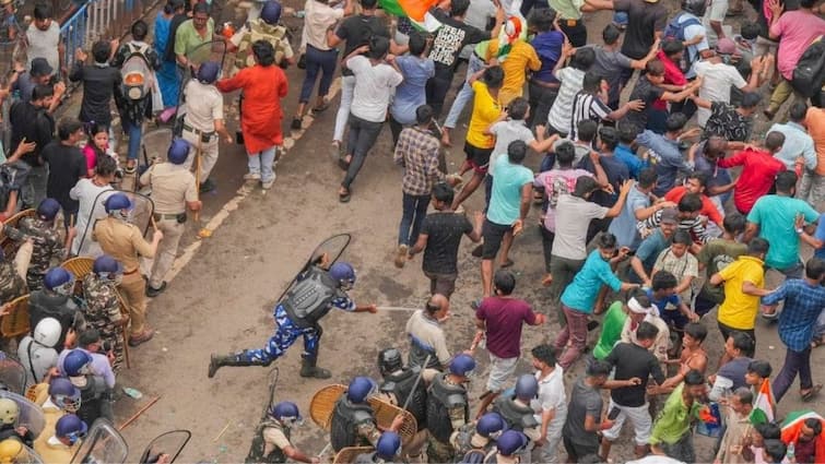 Bengal Bandh After Police Use Tear Gas Water Canon On Protesters Bengal Bandh: బెంగాల్ రాజకీయాల్లో దుమారం, బీజేపీ తృణమూల్‌ ఘర్షణలతో రాష్ట్రవ్యాప్తంగా ఉద్రిక్తం