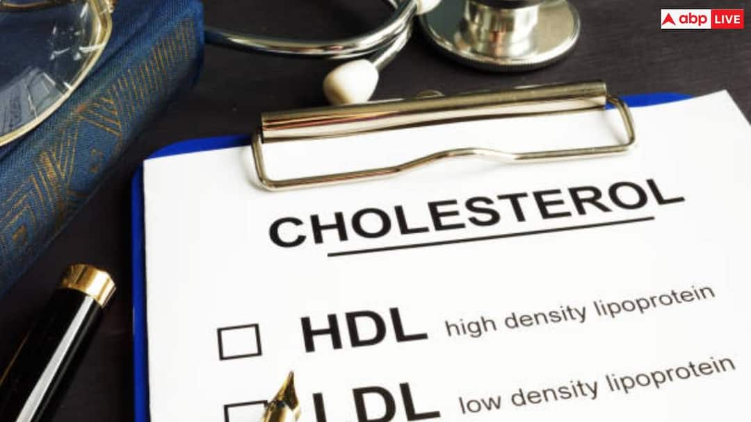 Cholesterol is a waxy fat like substance that's found in all the cells in your body Cholesterol: बढ़ गया है कोलेस्ट्रॉल तो इन खाने वाली चीजों से बना लें दूरी नहीं तो नसें हो जाएंगी ब्लॉक