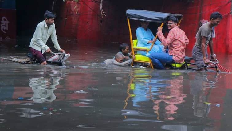 IMD has issued a heavy rain alert in andhra pradesh telangana chhattisgarh maharashtra goa bay of bengal गुजरात में बाढ़ का कहर! अब इन 6 राज्यों में होगी भारी बारिश; IMD ने जारी किया अलर्ट