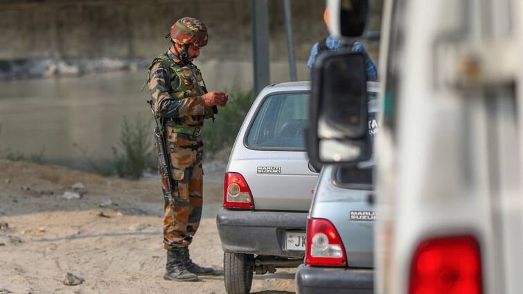 LOC के पास सुरक्षाबलों और आतंकियों के बीच मुठभेड़, घुसपैठ की कोशिश के बाद ताबड़तोड़ फायरिंग