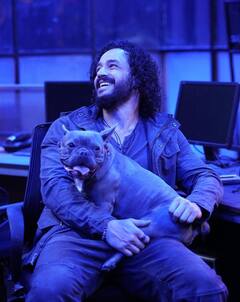 9 साल का करियर और सिर्फ 1 हिट फिल्म, फिर भी करोड़ों में फीस वसूलता है ये एक्टर, जानें नेटवर्थ