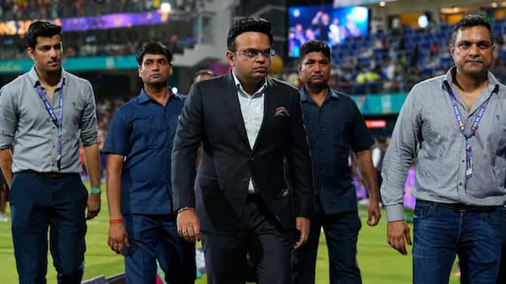 Jay Shah Net Worth: जय शाह कितने पैसे कमाते हैं, BCCI से उन्हें कितनी तंख्वाह मिलती है और उनकी कुल संपत्ति कितनी है? यहां जानिए इस संबंध में सारी डिटेल्स.