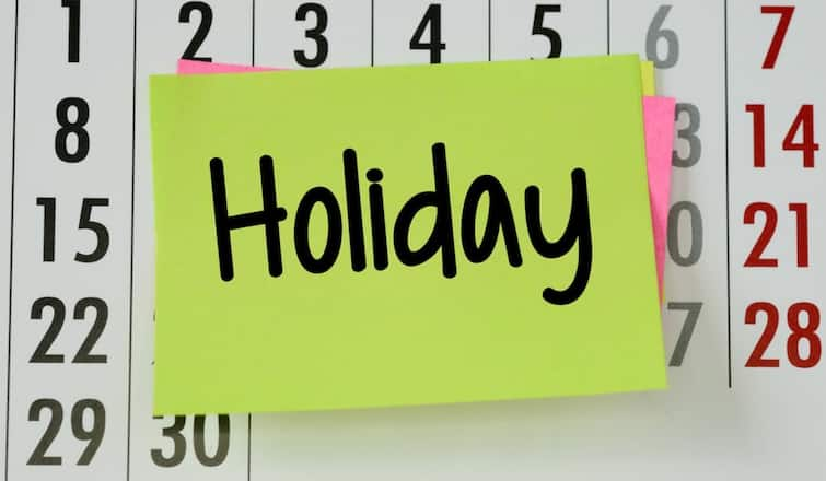 Bank Holidays in September: Banks will be closed for 15 days next month, see the complete list of holidays Bank Holidays in September: ਅਗਲੇ ਮਹੀਨੇ 15 ਦਿਨ ਬੰਦ ਰਹਿਣਗੇ ਬੈਂਕ, ਵੇਖੋ ਛੁੱਟੀਆਂ ਦੀ ਪੂਰੀ ਸੂਚੀ