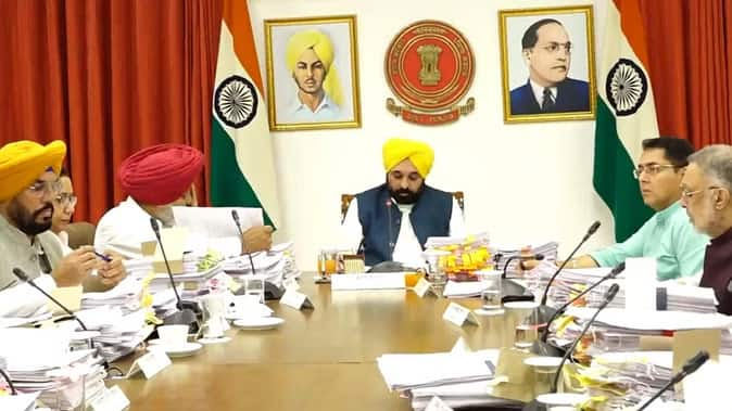 Punjab cabinet meeting on 29 August Punjab Cabinet Meeting: ਪੰਜਾਬ ਕੈਬਨਿਟ ਦੀ ਅਗਲੀ ਮੀਟਿੰਗ ਕੱਲ੍ਹ, ਜਾਇਦਾਦ ਸਮੇਤ ਨਜਾਇਜ ਕਲੋਨੀਆਂ ਤੇ ਆਹ ਹੋਰ ਮੁੱਦਿਆਂ 'ਤੇ ਹੋਵੇਗੀ ਚਰਚਾ