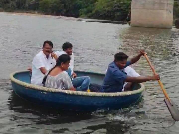 Karur Aravakurichi mla cauvery river inspection news - TNN ஆழமான பகுதிகளை கடந்து பரிசல் பயணம் கிராம மக்களை நெகிழ்ச்சியில் ஆழ்த்திய எம்எல்ஏ