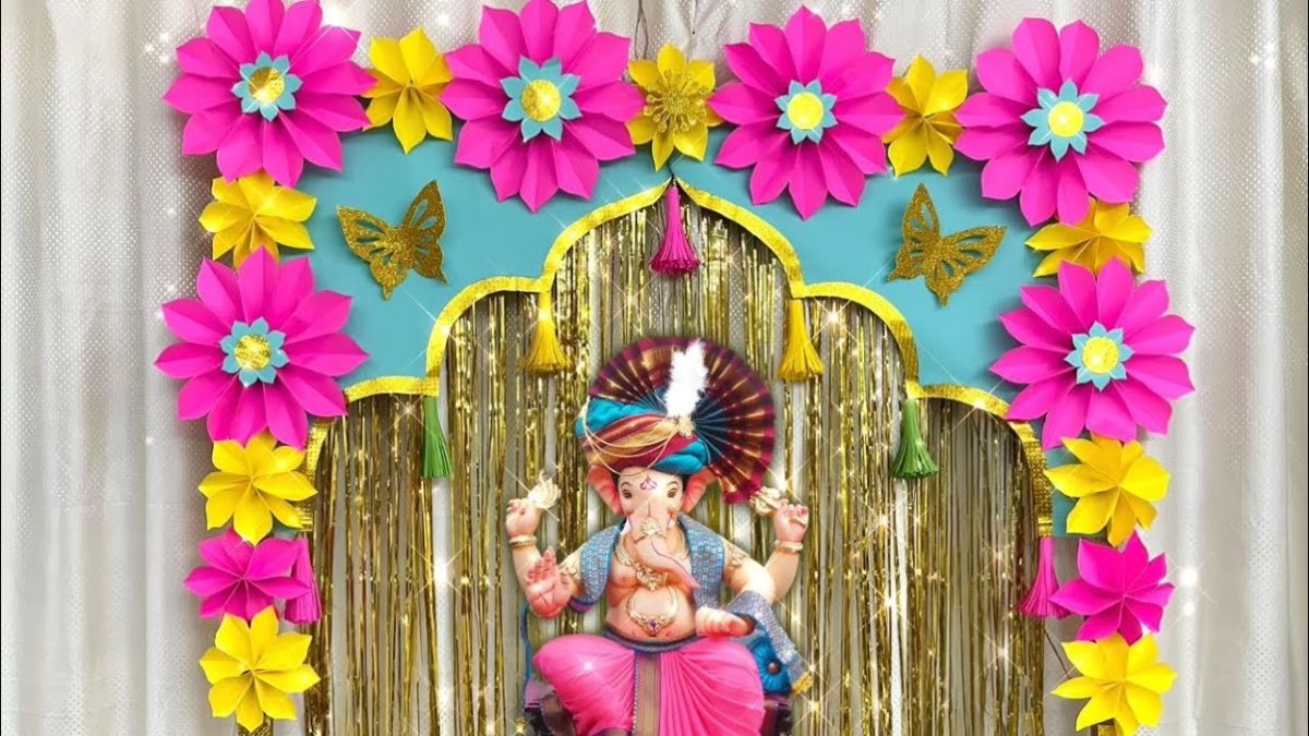 Ganesh Chaturthi 2024 : आतुरता तुमच्या आगमनाची! बाप्पाच्या प्रतिष्ठापनेसाठी करा 'अशी' फर्स्ट क्लास सजावट, प्रत्येकजण करेल कौतुक