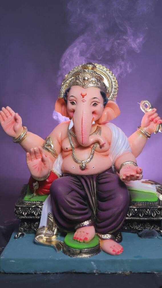 बाप्पाच्या स्थापनेसाठी 'ही' घ्या सामानाची यादी