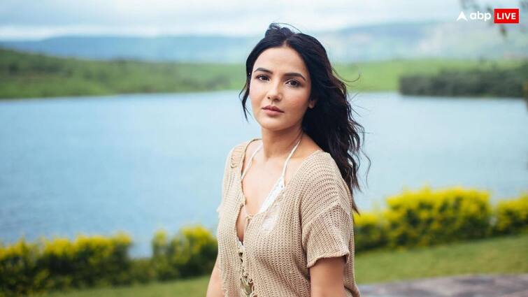 jasmin bhasin no intimate scenes on ott says mummy papa ko sharmindagi na mehsus karni pade जैस्मीन भसीन को इंटीमेट सीन्स से है परहेज, कहा- मम्मी-'पापा को शर्मिंदगी न महसूस करनी पड़े'