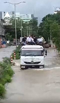 Vadodara | ટ્રક પર બેસીને મંત્રીઓ નીકળ્યા પૂરની સ્થિતિનો ચિતાર લેવા... | Vadodara Flood