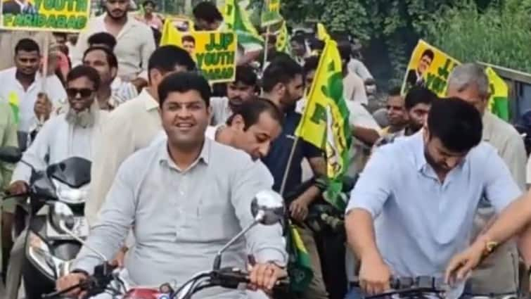 JJP Dushyant Chautala Haryana Rides Bike Without Helmet At Poll Rally Fined In Faridabad Haryana: JJP's Dushyant Chautala Rides Bike Without Helmet At Poll Rally. Fined Rs 2,000