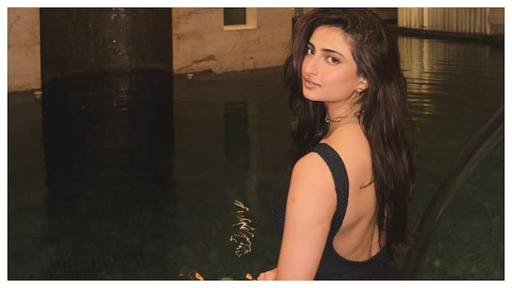 Actress Palak Tiwari has shared a glimpse into her glamorous all girls trip to Goa.