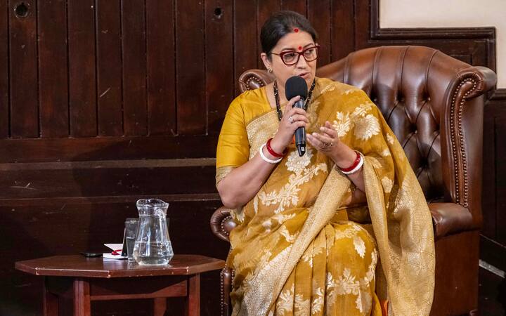 एक्टिंग की दुनिया से राजनीति में आने वाली स्मृति ईरानी ने जोर देते हुए कहा, 