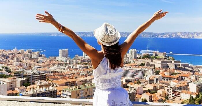 ਜੇਕਰ ਤੁਸੀਂ ਵਿਦੇਸ਼ ਯਾਤਰਾ ਲਈ ਕੋਈ ਤਰੀਕ ਤੈਅ ਕੀਤੀ ਹੈ, ਤਾਂ ਇਸ ਨੂੰ ਪਹਿਲਾਂ ਤੋਂ ਹੀ ਬੁੱਕ ਕਰੋ। ਇਸ ਤੋਂ ਇਲਾਵਾ ਪਹਿਲਾਂ ਆਪਣੇ ਸਾਰੇ ਦਸਤਾਵੇਜ਼ ਅਤੇ ਟਿਕਟਾਂ ਨੂੰ ਯਾਦ ਰੱਖੋ।