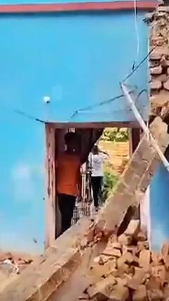 Bihar News: घर की दीवार गिरने से 40 लोग घायल | Patna | ABP Shorts